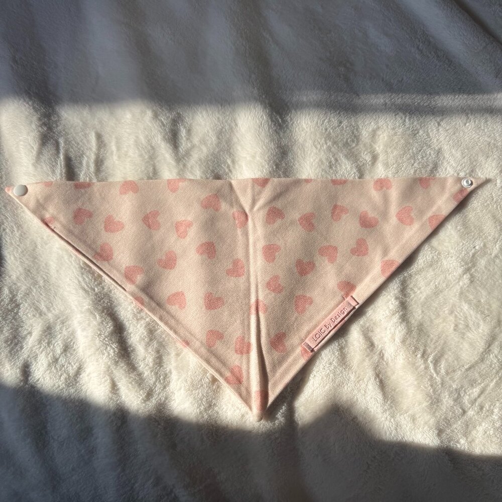 NWT Loic by Design Heart Pattern Dog Bandana for Valentine's Day, Pink, Size M